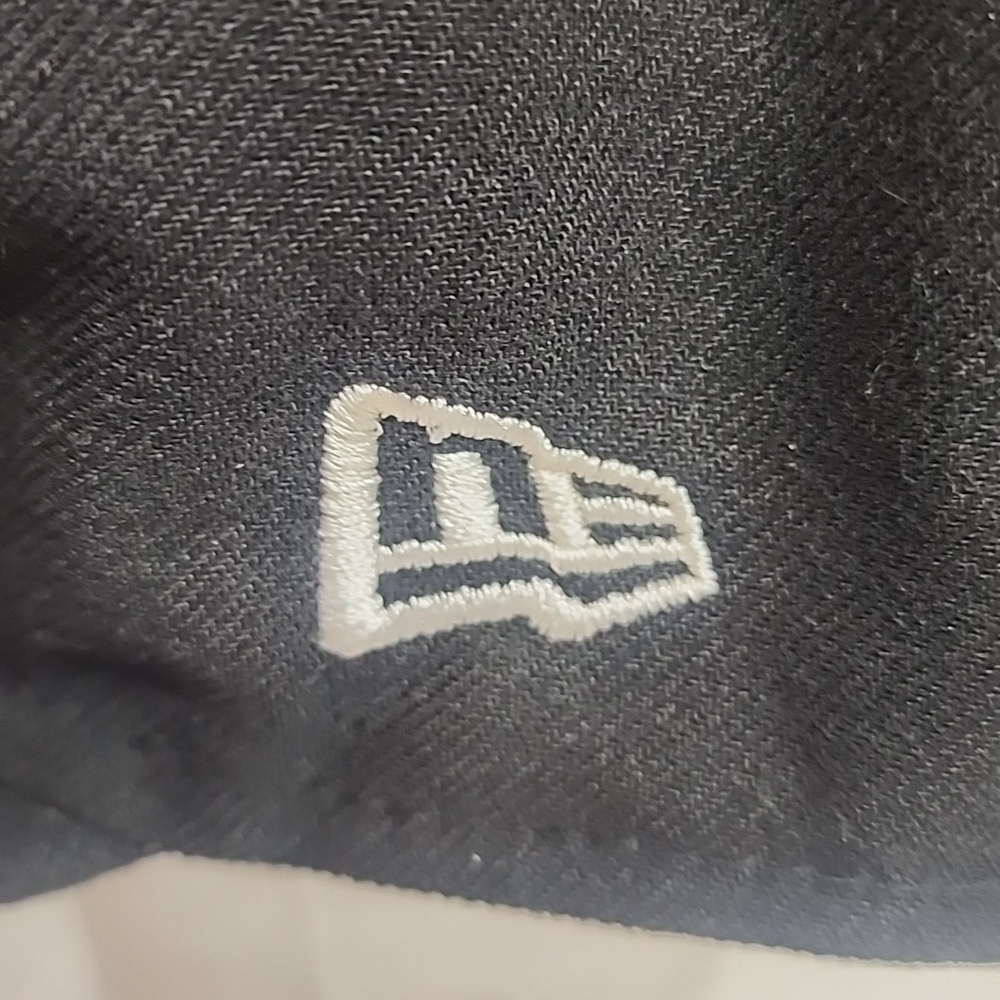 NFL Vintage 59Fifty New Era 8 63.5cm Black Raiders Well- Loved Unisex Cap - Picture 7 of 11